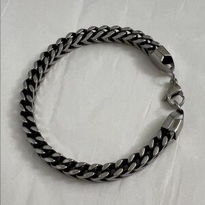 Men’s SS Chain Bracelet EUC/Barely Worn
